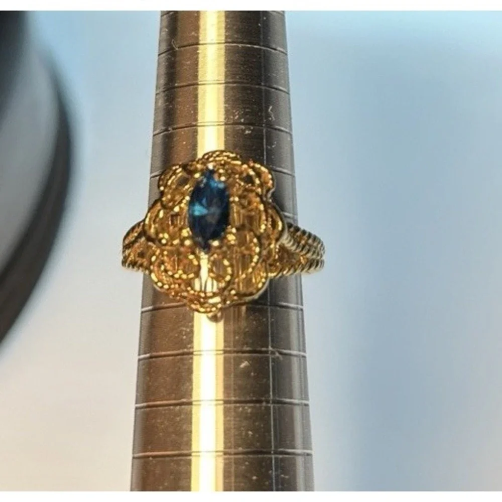 Costume Jewelry Blue Stone Ring Size 8.5